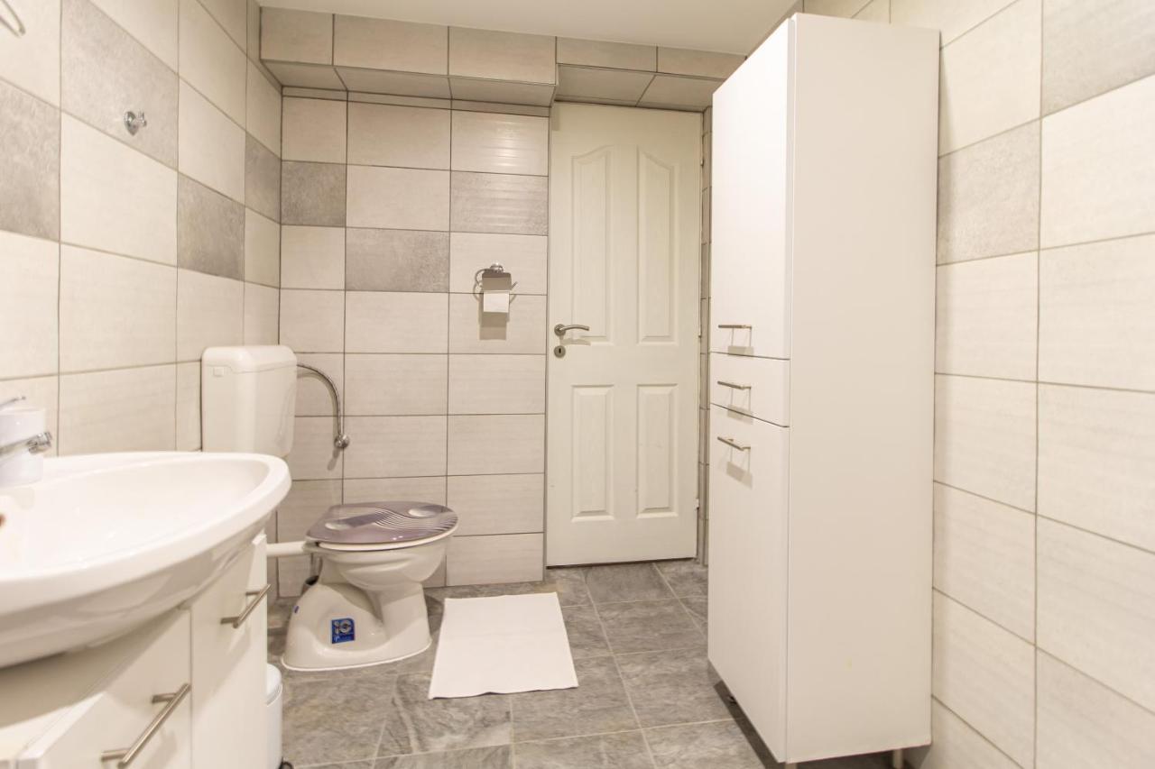 Deli Terasz A Apartman Free Parking, Self-Check-In Anytime Γκιόρ Εξωτερικό φωτογραφία