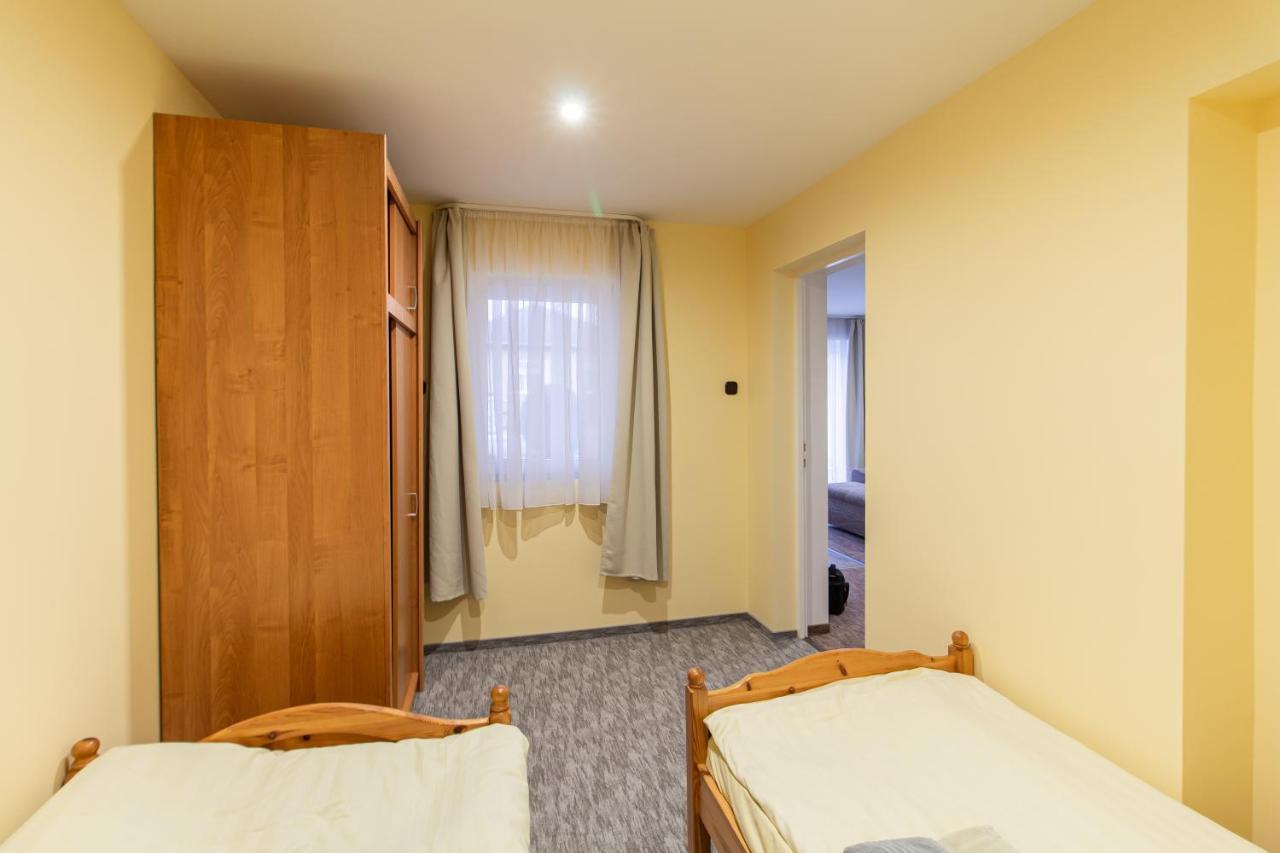 Deli Terasz A Apartman Free Parking, Self-Check-In Anytime Γκιόρ Εξωτερικό φωτογραφία