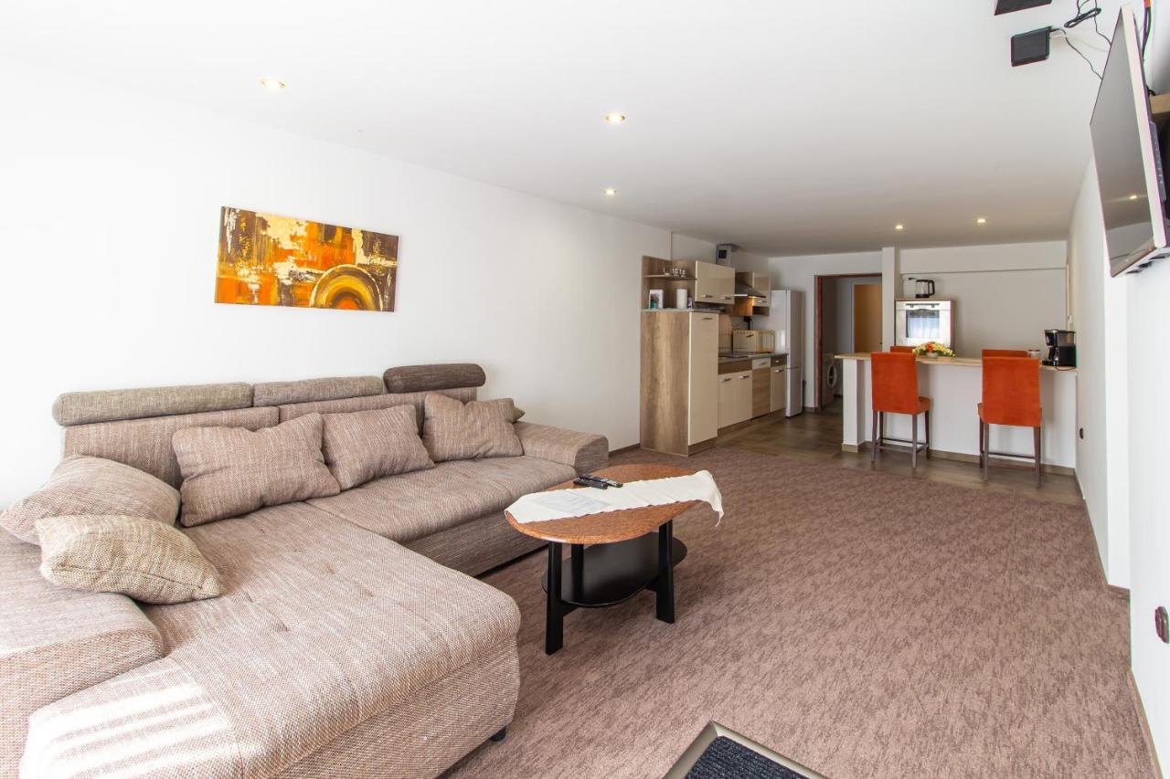 Deli Terasz A Apartman Free Parking, Self-Check-In Anytime Γκιόρ Εξωτερικό φωτογραφία