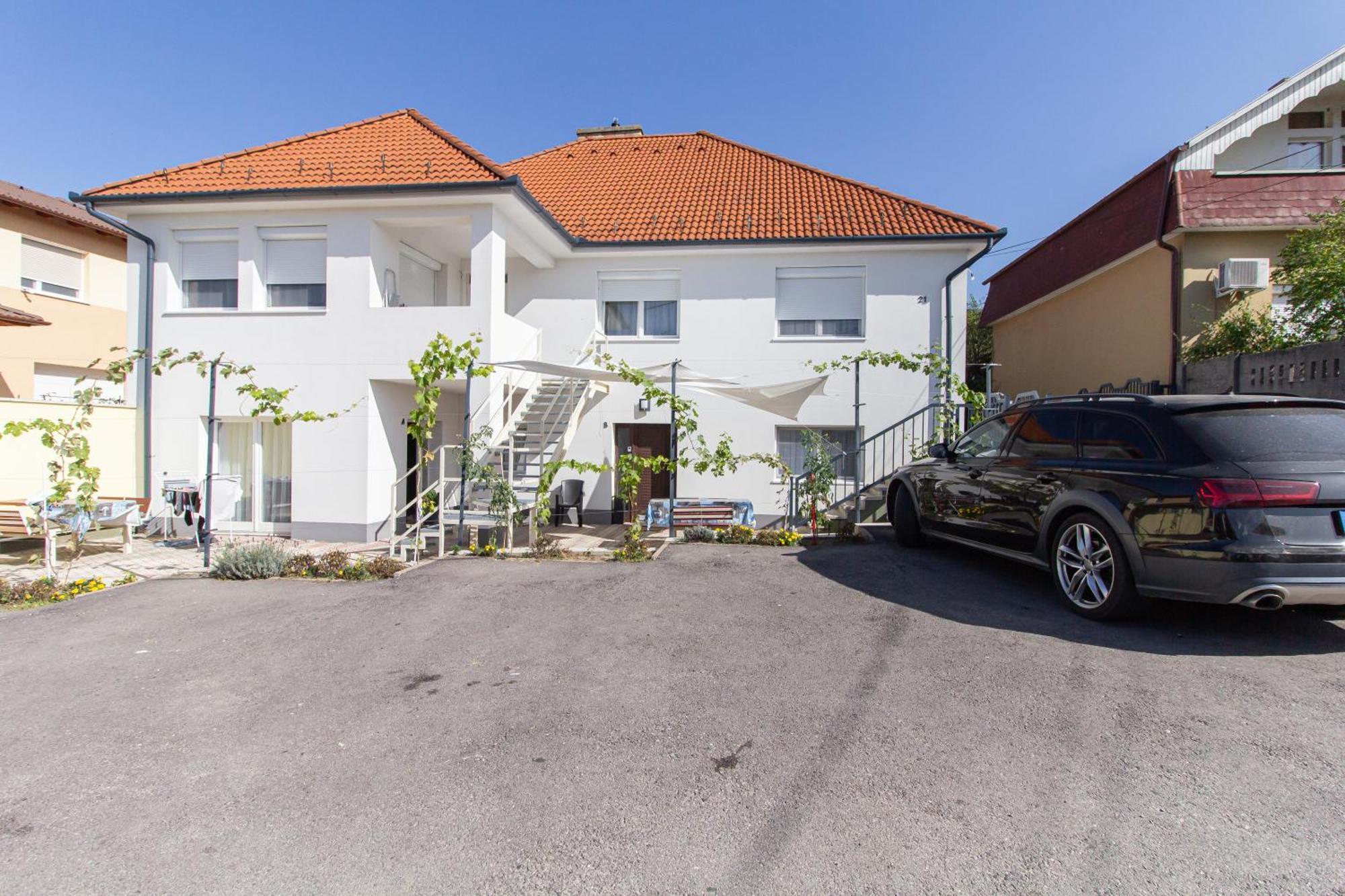 Deli Terasz A Apartman Free Parking, Self-Check-In Anytime Γκιόρ Εξωτερικό φωτογραφία